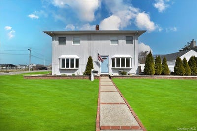 /international/us/9-cabot-rd-w-massapequa-ny-110108361624/