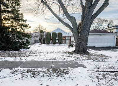 /international/us/9170-crescent-court-oak-lawn-il-110105224782/