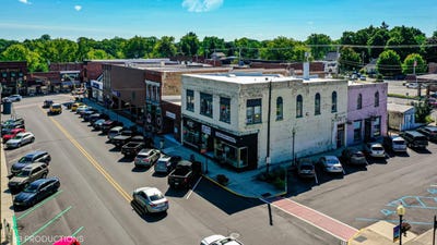 /international/us/119-broadway-avenue-chesterton-in-110102069611/