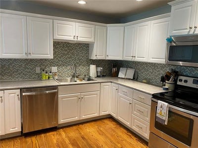 /international/us/8-morningside-drive-paola-ks-110107388235/