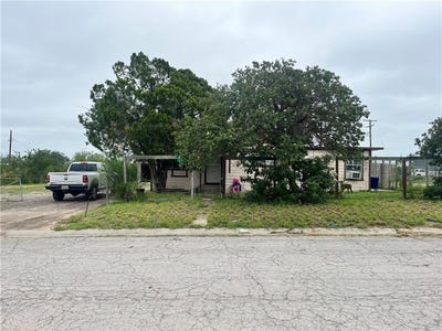 /international/us/602-richard-cruz-street-freer-tx-110108551655/
