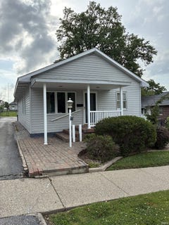 /international/us/909-n-washington-street-bicknell-in-110108661781/