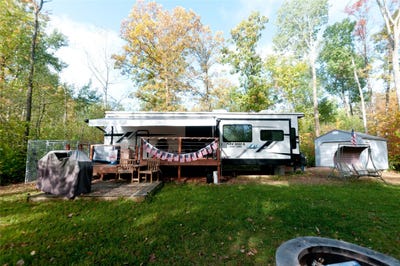 /international/us/2873-28-1-2-avenue-birchwood-wi-110120091516/