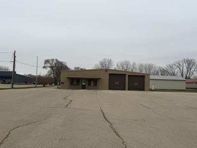 /international/us/1819-south-west-rental-only-avenue-freeport-il-110104548393/