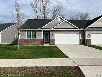/international/us/10324-swan-lake-circle-ypsilanti-twp-mi-110107404952/