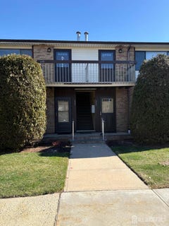 /international/us/648-cricket-lane-woodbridge-proper-nj-110106368484/
