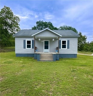 /international/us/209-combs-street-valley-al-110108449592/