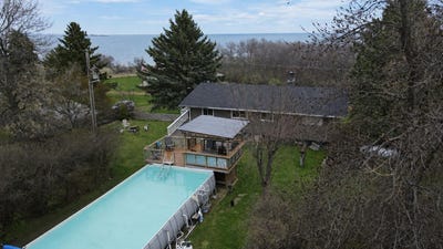 /international/us/1433-33r-ave-coleharbor-nd-110108688373/