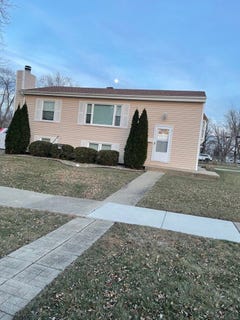 /international/us/9338-oak-street-orland-park-il-110107353561/