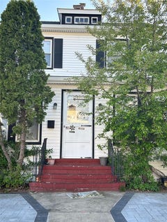 /international/us/92-14-219th-street-queens-village-ny-110107807243/