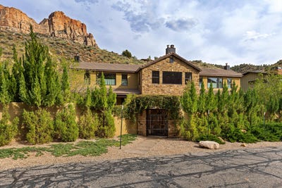 /international/us/105-river-bend-cir-springdale-ut-110107982623/
