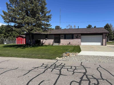 /international/us/7117-ontario-street-port-sanilac-mi-110104952980/