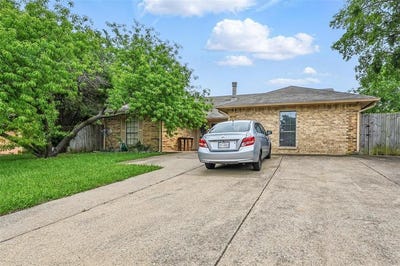 /international/us/407-mckinley-street-cedar-hill-tx-110099701389/