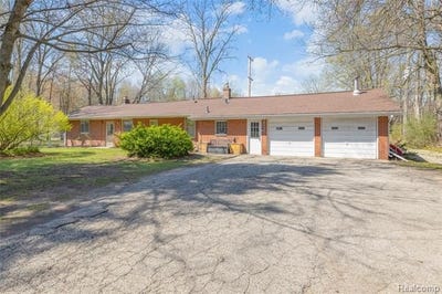 /international/us/16000-s-huron-river-drive-romulus-mi-110108470160/