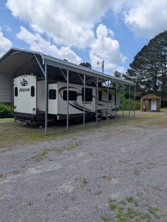 /international/us/210-edwin-smith-ln-gainesboro-tn-110100425728/