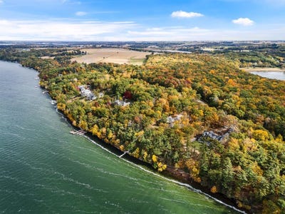 /international/us/l2-oakwood-avenue-green-lake-wi-110104580648/