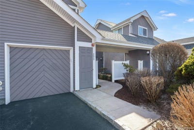 /international/us/290-w-midland-pond-court-moriches-ny-110106849511/