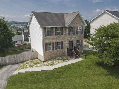 /international/us/1075-new-village-drive-christiansburg-va-110108570400/