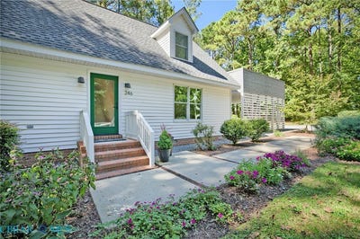 /international/us/246-laurel-farms-lane-urbanna-va-110119991072/