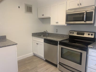 /international/us/616-portland-street-rochester-nh-110108491365/