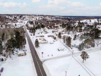 /international/us/superior-avenue-crystal-falls-mi-110107198605/