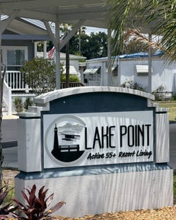 /international/us/2-b-holiday-place-tavares-fl-110108848498/