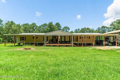 /international/us/8360-cuevas-town-road-picayune-ms-110108736283/
