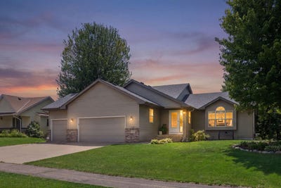 /international/us/1174-hidden-creek-boulevard-mayer-mn-110108769247/