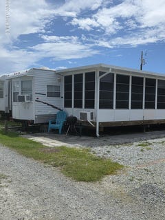 /international/us/75-leeward-street-north-topsail-beach-nc-110100578931/
