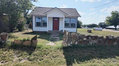 /international/us/107-n-hall-street-richland-springs-tx-110120466815/