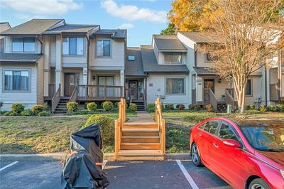 /international/us/222-bridgewater-drive-newport-news-va-110108016313/