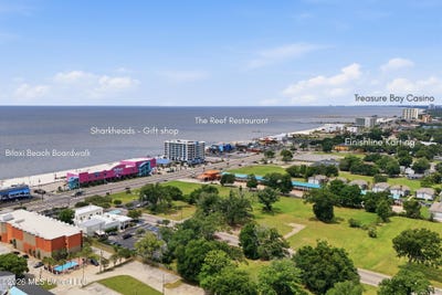 /international/us/1664-beach-boulevard-lot-164-biloxi-ms-110108238444/
