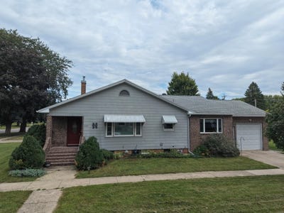 /international/us/1101-1st-avenue-ackley-ia-110110255269/