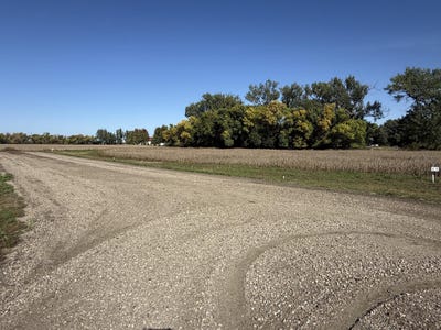 /international/us/2395-howling-woods-lane-aberdeen-sd-110120488529/
