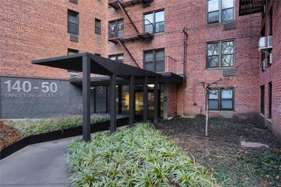 /international/us/140-50-burden-crescent-queens-ny-110098674267/