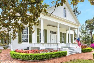/international/us/701-n-union-street-natchez-ms-110120802984/