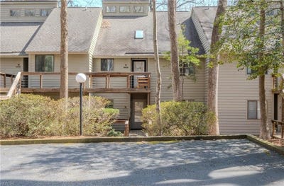 /international/us/50-e-villa-ridge-drive-hartfield-va-110106801691/