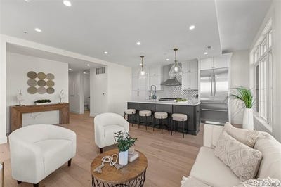/international/us/156-n-center-unit-201-northville-mi-110102898812/