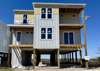 /international/us/107-s-boca-bay-lane-surf-city-nc-110098211535/?lang=en