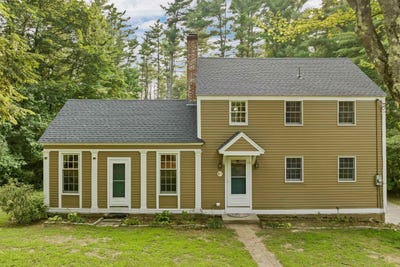 /international/us/67-middleton-road-wolfeboro-nh-110101406843/?lang=en