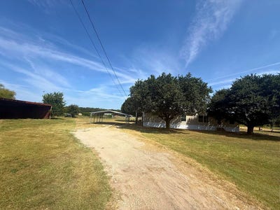 /international/us/373-wildbird-lane-axtell-tx-110109721215/