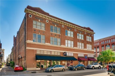 /international/us/122-w-broughton-street-305-savannah-ga-110110318511/