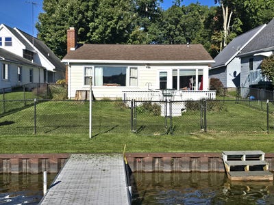 /international/us/11825-fair-lake-drive-delton-mi-110110364718/