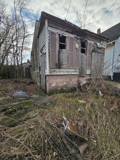 /international/us/1695-w-10th-avenue-gary-in-110104603309/