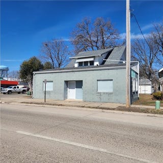 /international/us/1110-w-oakland-avenue-austin-mn-110106676261/