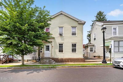 /international/us/34-2nd-street-waterford-ny-110119385542/