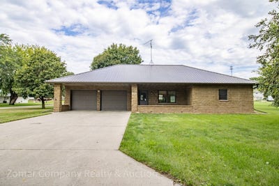 /international/us/601-s-2nd-st-doon-ia-110110095604/