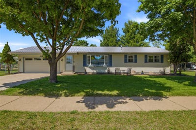 /international/us/1122-piedmont-road-eau-claire-wi-110108444251/