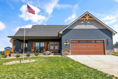 /international/us/853-pinebrooke-drive-maryville-tn-110108118556/