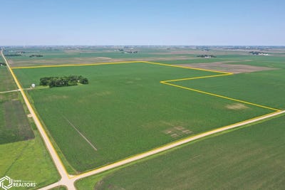 /international/us/307-280th-st-fenton-ia-110100616641/